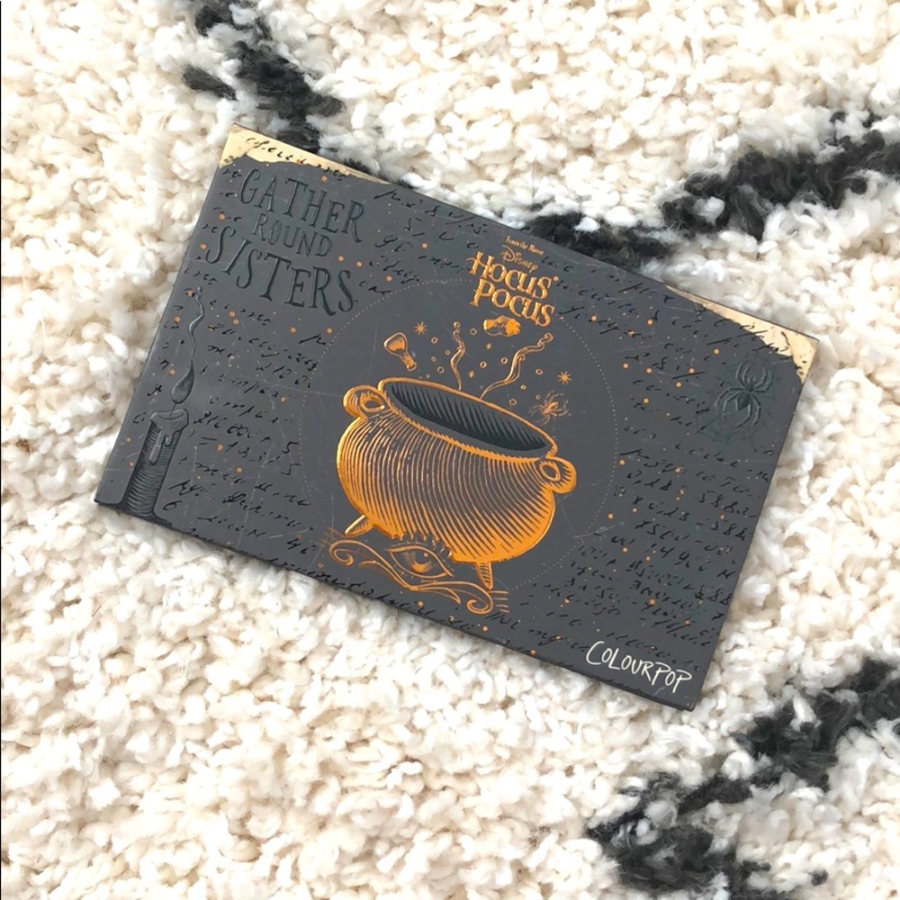 Colourpop x Disney Hocus Pocus eyeshadow palette